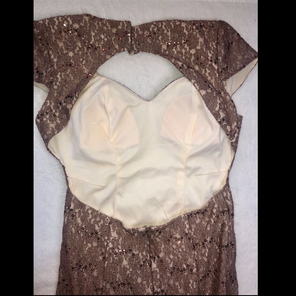 Beautiful champagne w/ gold sequins prom dress! 🥰 - Picture 9 of 11